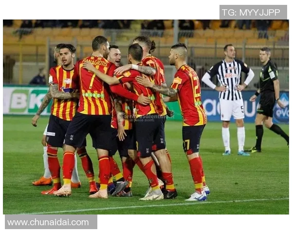 斯帕尔与莱切历史交锋回顾及战绩分析探讨